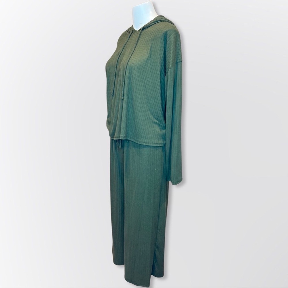 cropped pajama lounge top and pants set - Picture 7 of 9